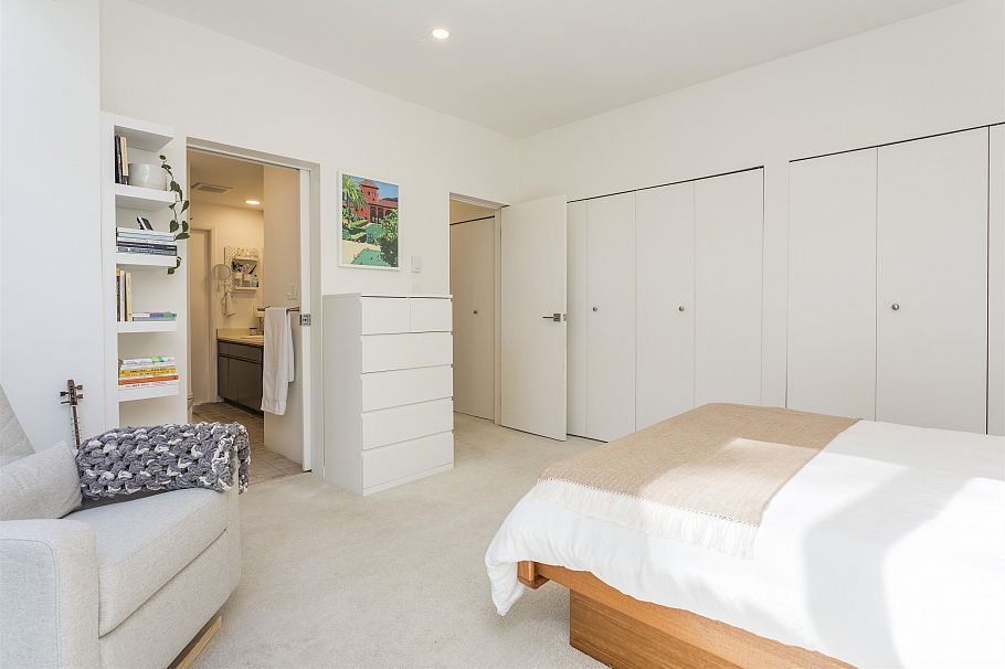 1975 W 13th Avenue Vancouver, BC - 25