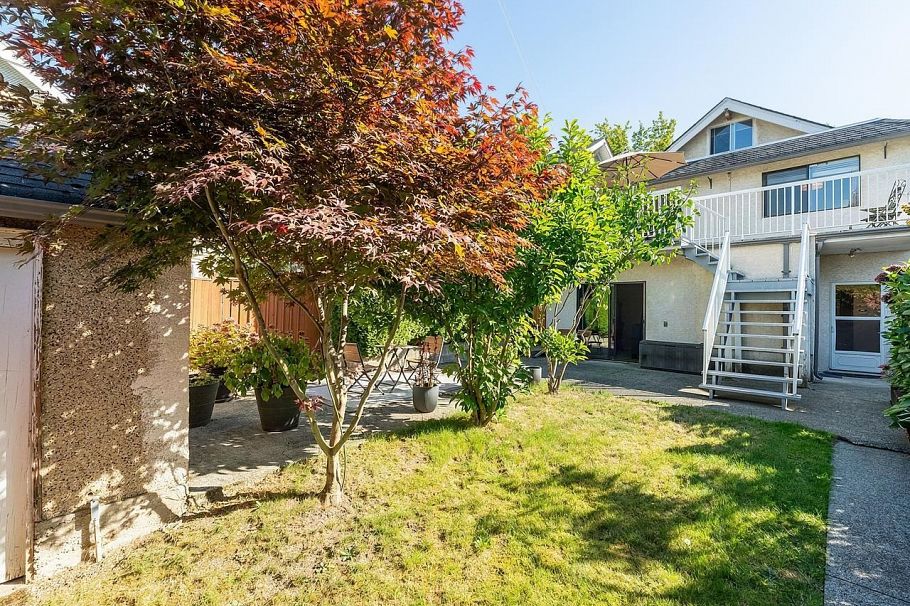 295 W 17th Avenue Vancouver, BC - 30
