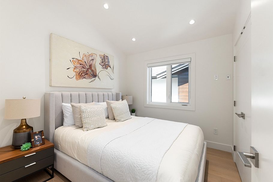 806 Montroyal Boulevard North Vancouver, BC - 25