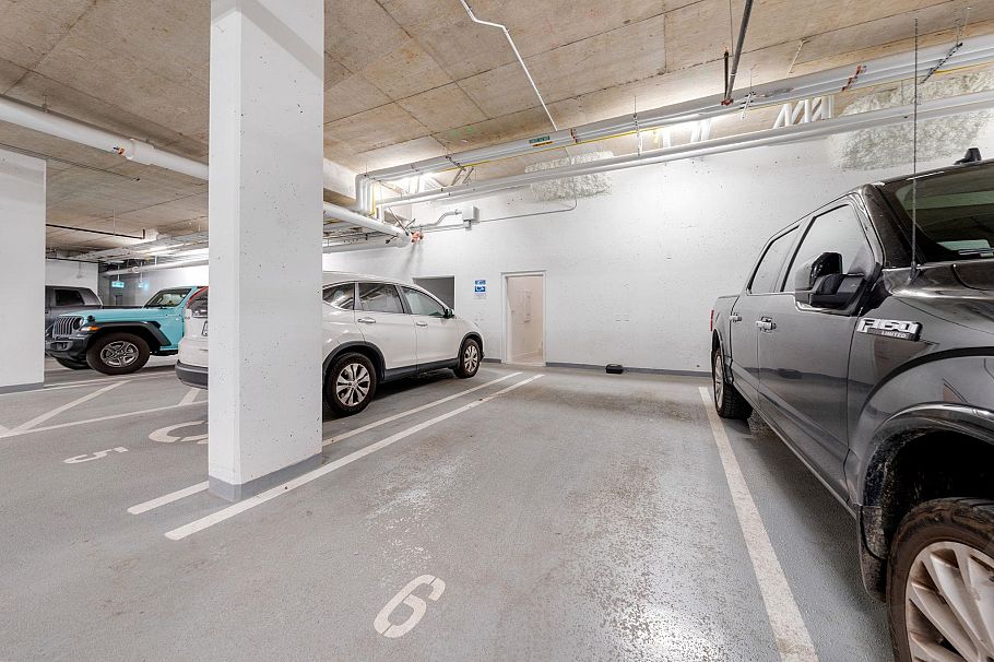 127 650 E 2nd Street North Vancouver, BC - 32