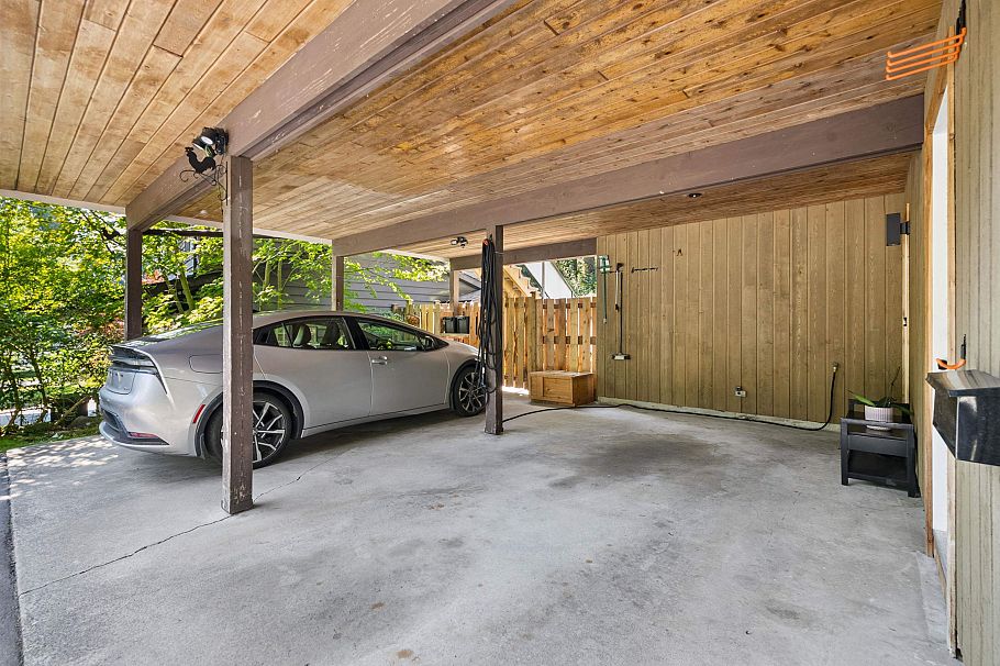 4651 Hoskins Road North Vancouver, BC - 37