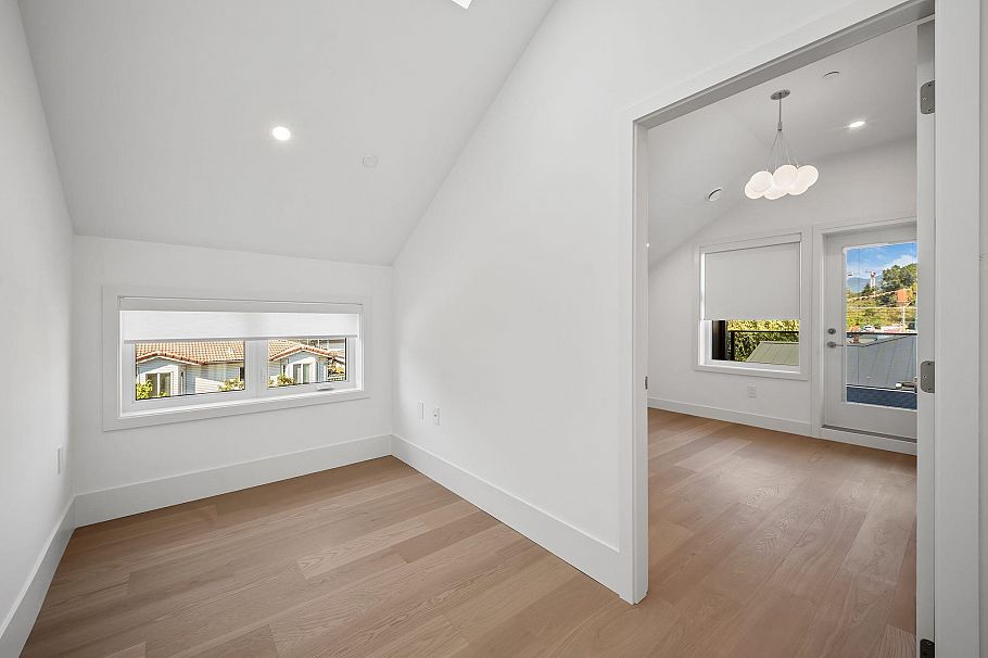 2868 Semlin Drive Vancouver, BC - 31