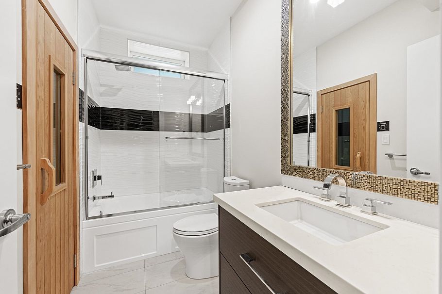 3253 W 21st Avenue Vancouver, BC - 32