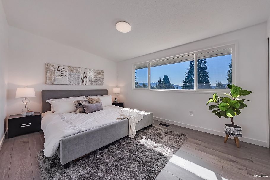 667 Plymouth Drive North Vancouver, BC - 9