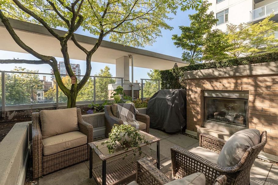 14 166 W 13th Street North Vancouver, BC - 32