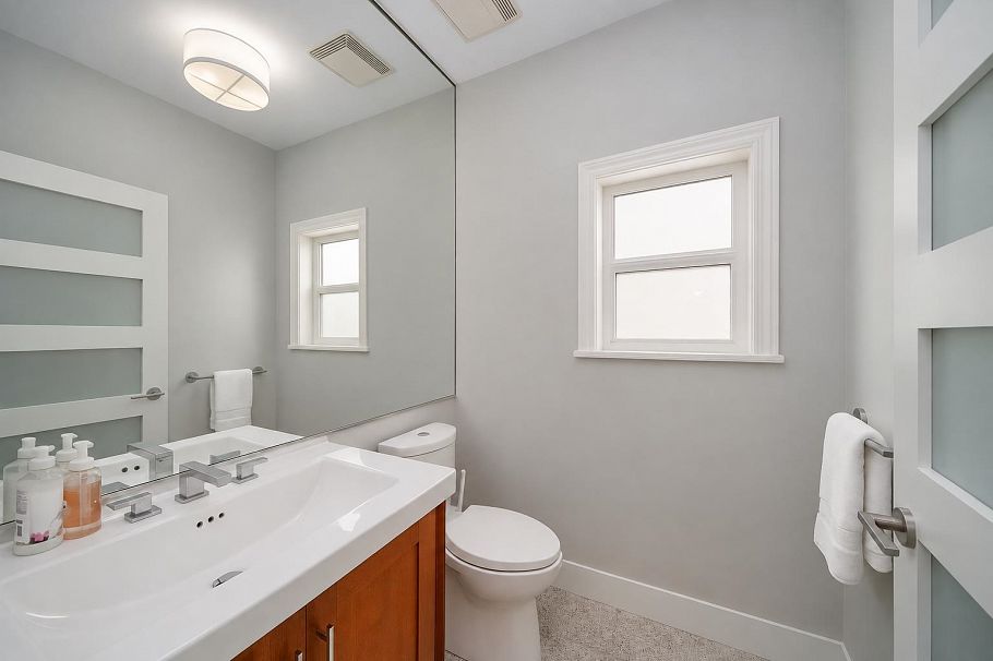 2726 W 42nd Avenue Vancouver, BC - 13