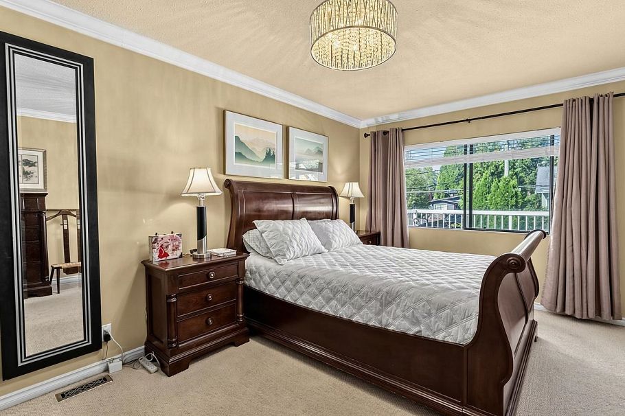295 W 17th Avenue Vancouver, BC - 9