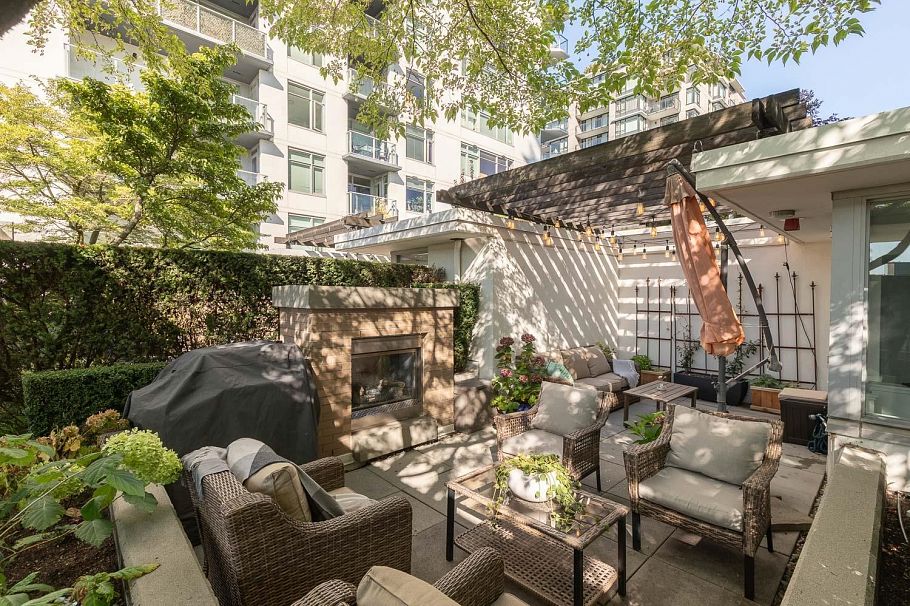 14 166 W 13th Street North Vancouver, BC - 29