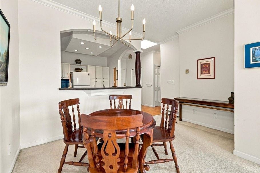 403 121 W 29th Street North Vancouver, BC - 4