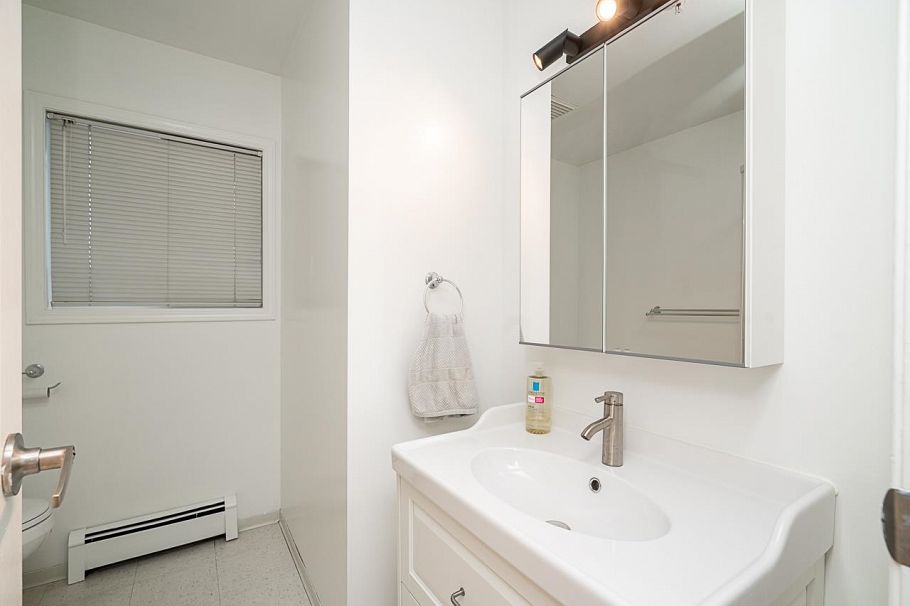 2948 Grant Street Vancouver, BC - 13