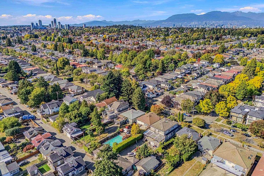 1154 E 53rd Avenue Vancouver, BC - 16