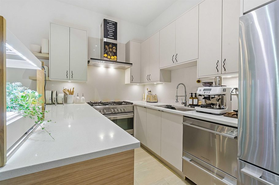 1533 E 5th Avenue Vancouver, BC - 15