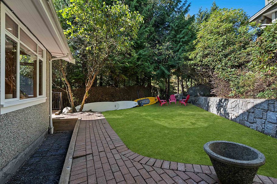 4812 Skyline Drive North Vancouver, BC - 38