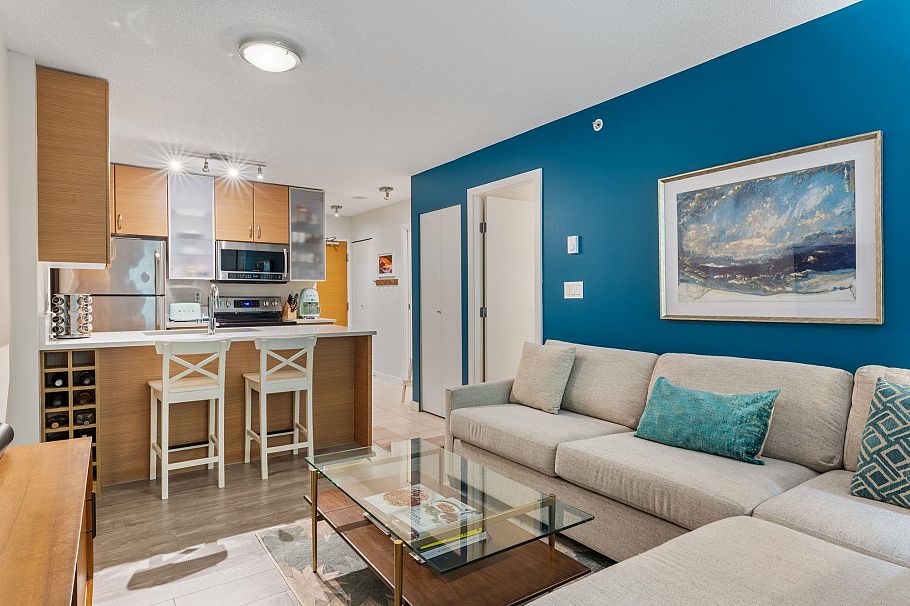 306 977 Mainland Street Vancouver, BC - 2