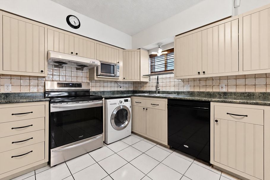 2621 Cambridge Street Vancouver, BC - 10