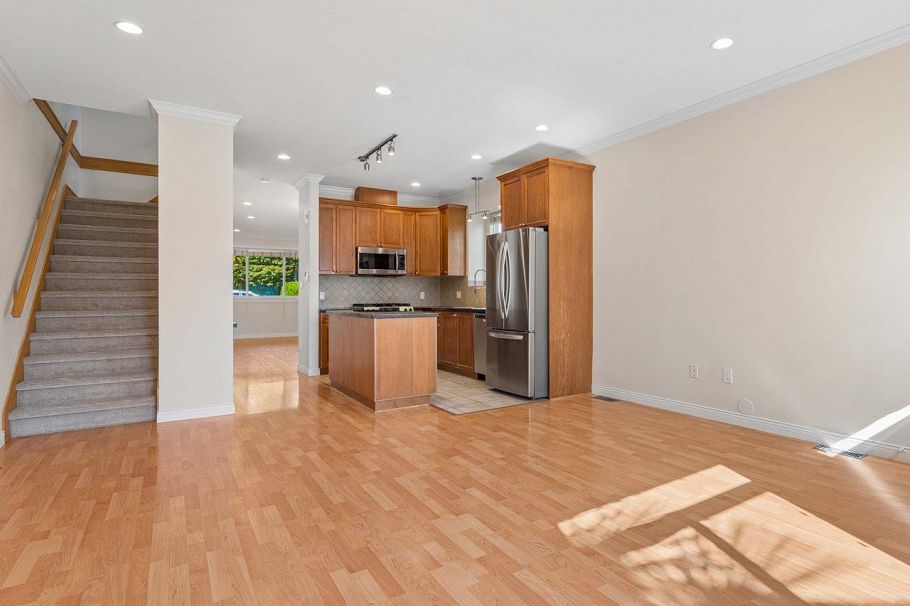247 E 19th Street North Vancouver, BC - 14