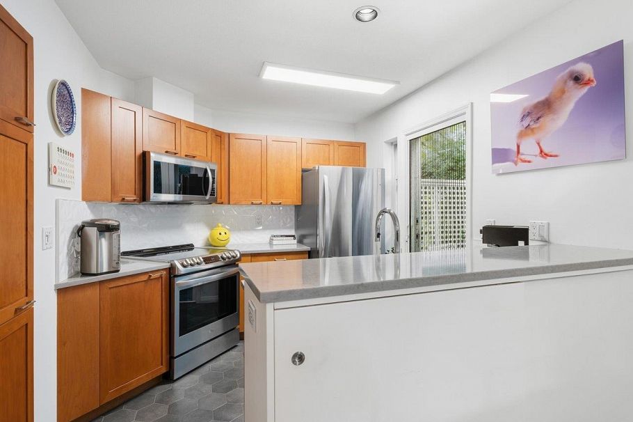 101 685 W 7th Avenue Vancouver, BC - 9