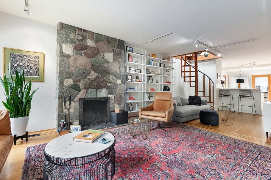 3524 W 16th Avenue Vancouver, BC - 4