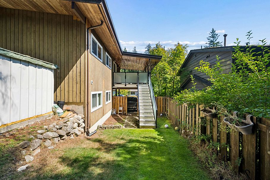 4651 Hoskins Road North Vancouver, BC - 39