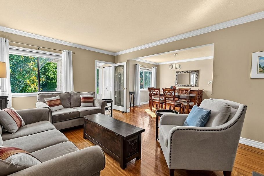 295 W 17th Avenue Vancouver, BC - 5