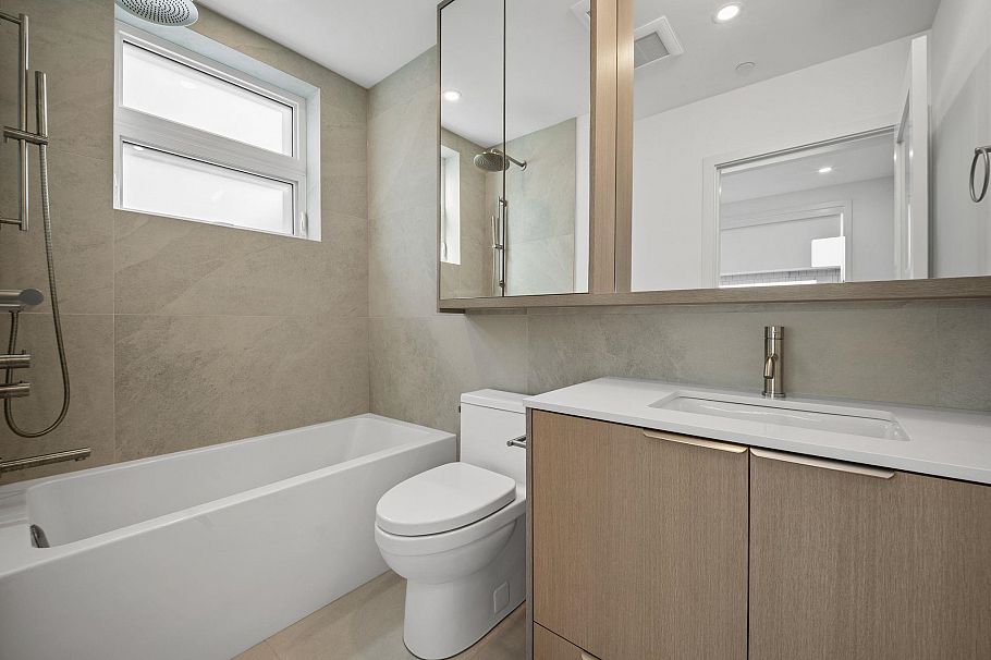 2868 Semlin Drive Vancouver, BC - 27