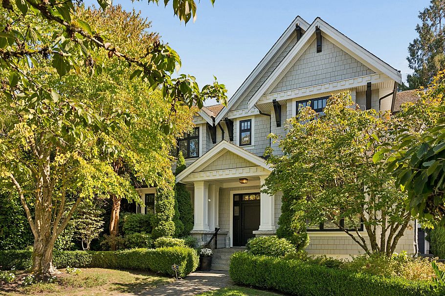 5562 Crown Street Vancouver, BC - 1