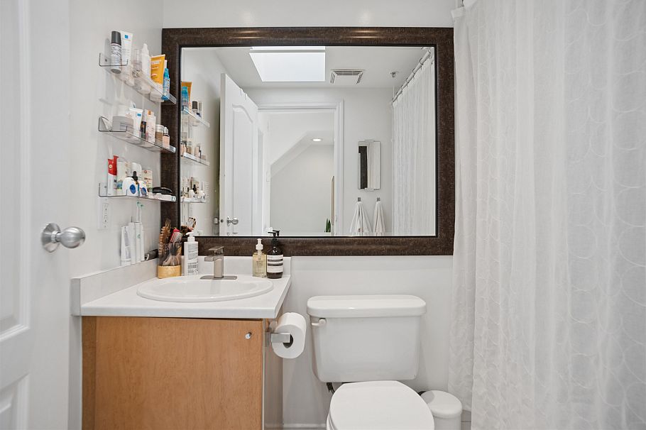 203 2190 W 5th Avenue Vancouver, BC - 11