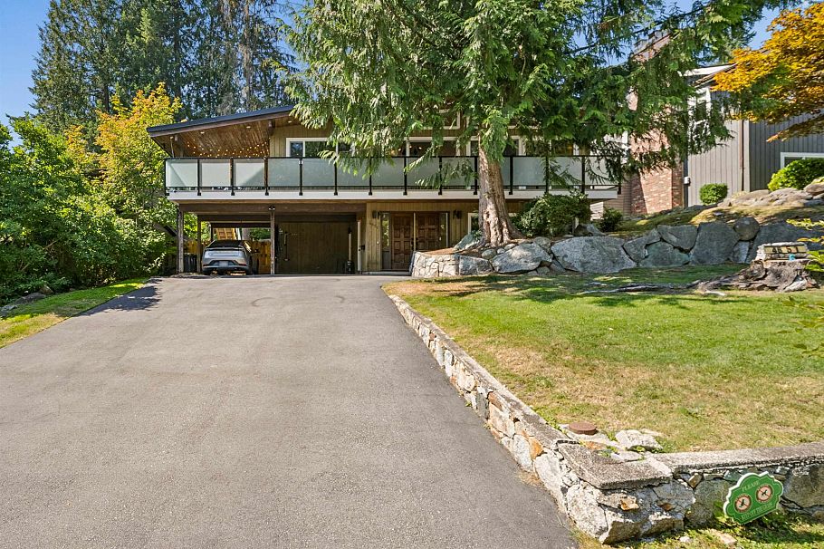 4651 Hoskins Road North Vancouver, BC - 3