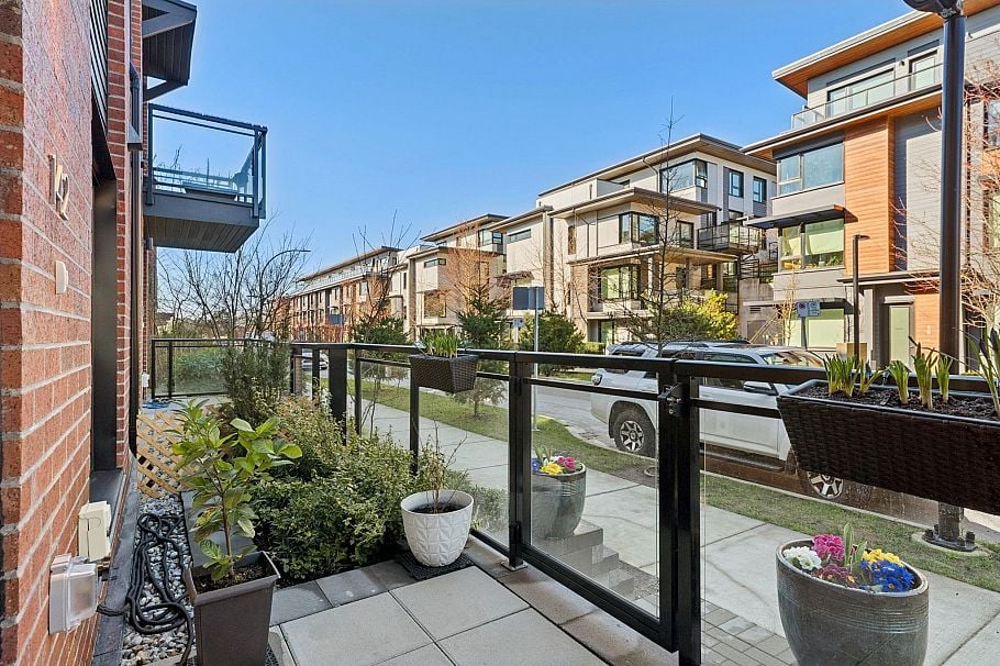 142 545 E 2nd Street North Vancouver, BC - 3