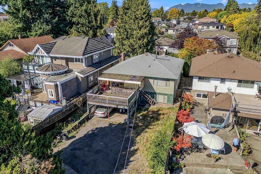 1154 E 53rd Avenue Vancouver, BC - 7