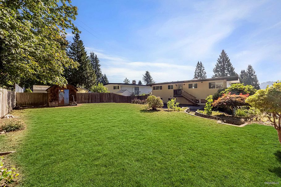 667 Plymouth Drive North Vancouver, BC - 24
