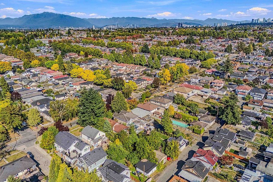 1154 E 53rd Avenue Vancouver, BC - 18