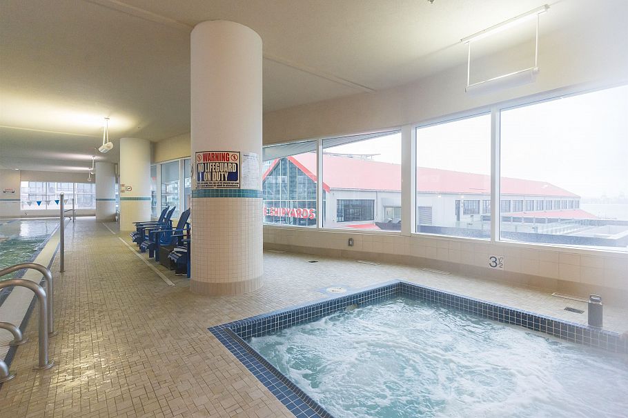 204 175 Victory Ship Way North Vancouver, BC - 33