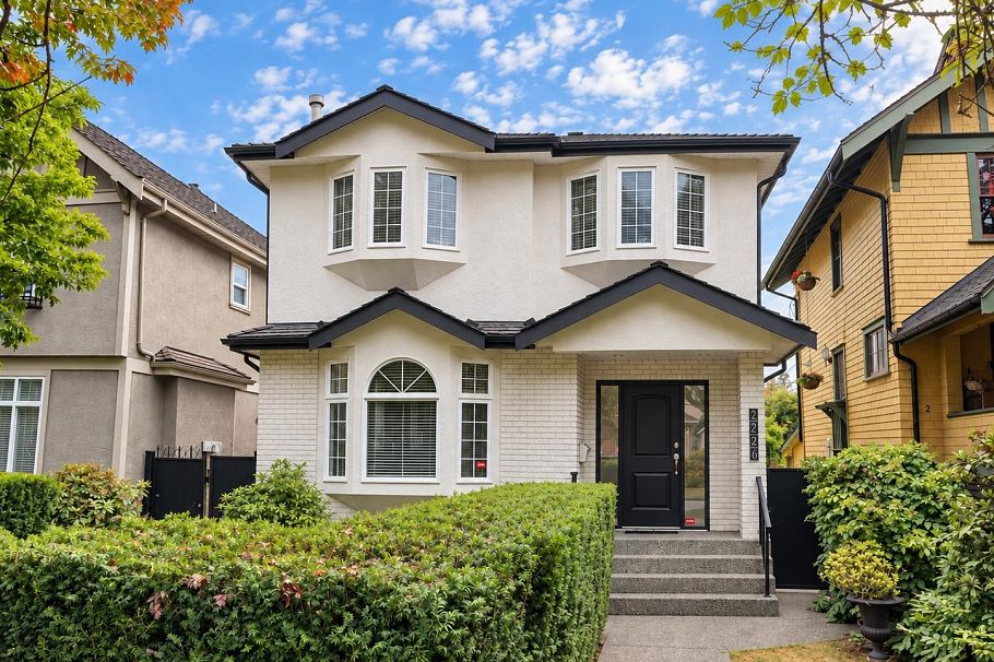 2726 W 42nd Avenue Vancouver, BC - 1