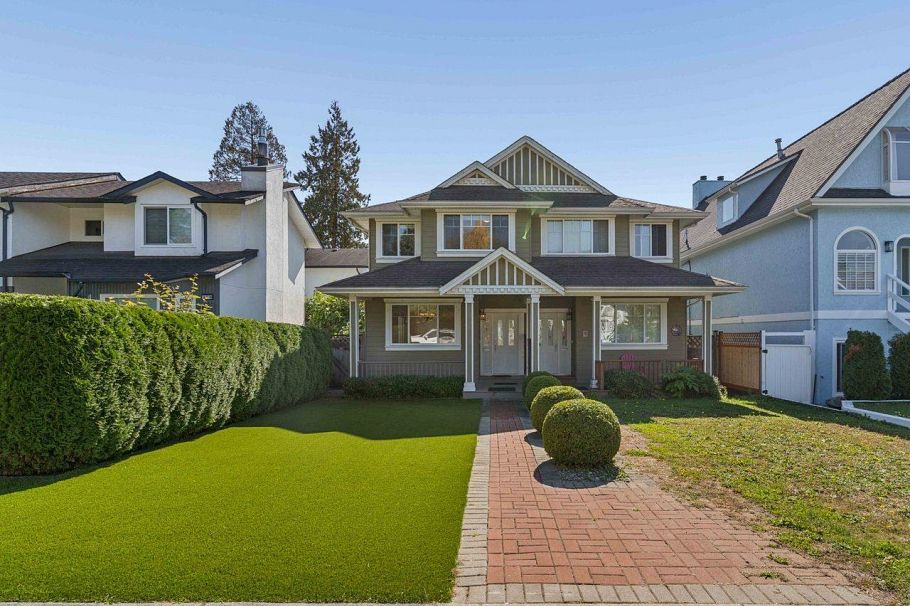 247 E 19th Street North Vancouver, BC - 1