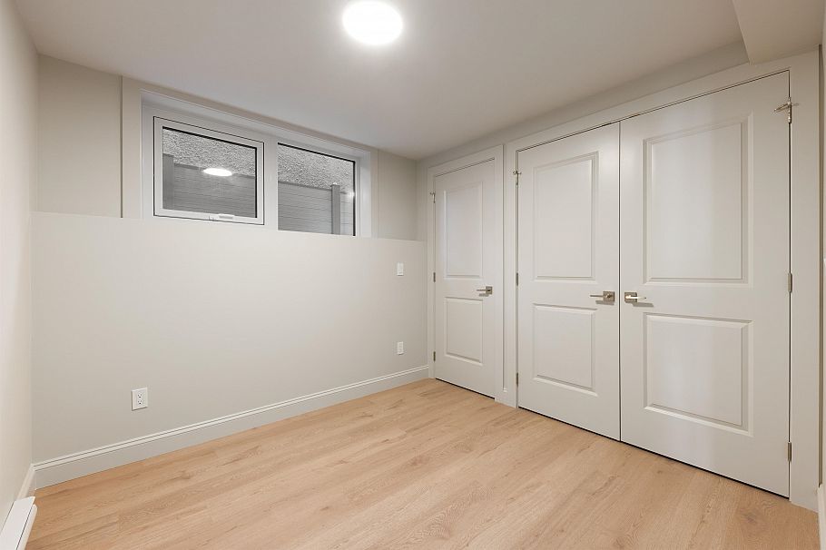 3579 W 19th Avenue Vancouver, BC - 38