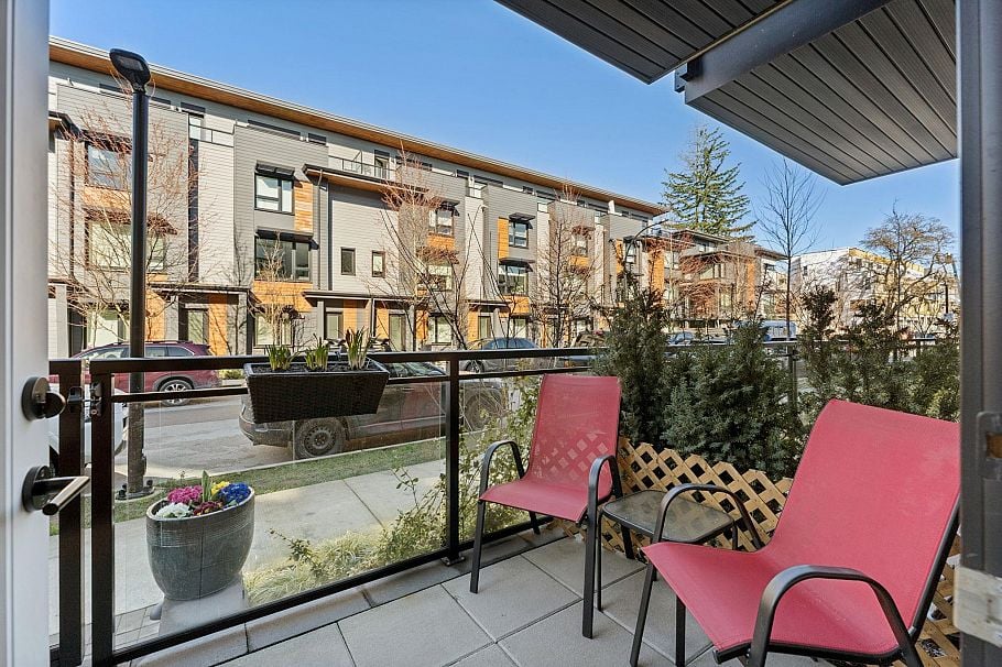 142 545 E 2nd Street North Vancouver, BC - 2