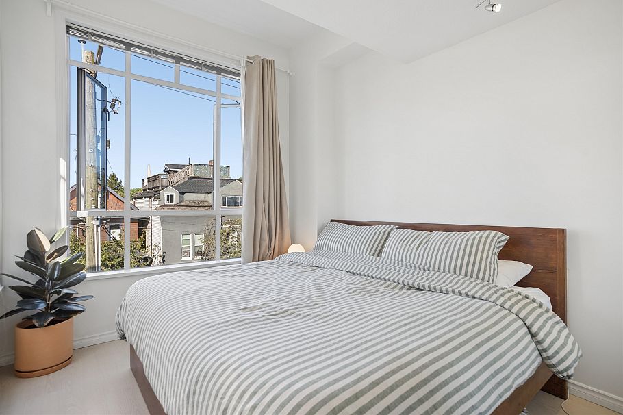 203 2190 W 5th Avenue Vancouver, BC - 9