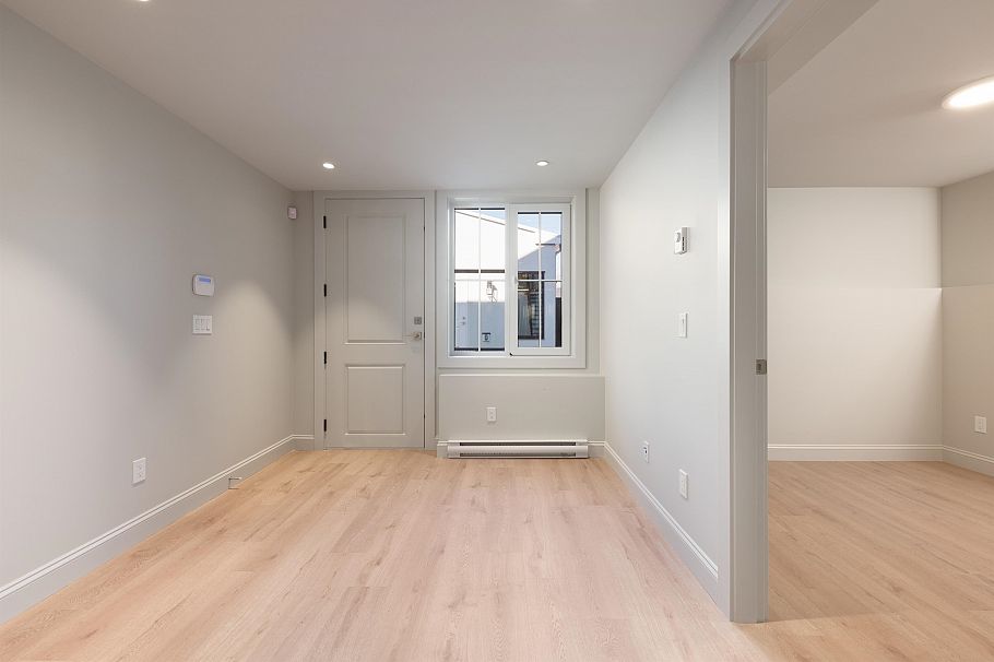3579 W 19th Avenue Vancouver, BC - 36