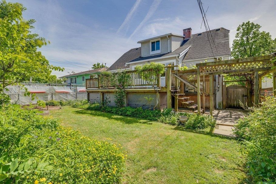 2087 E 26th Avenue Vancouver, BC - 31