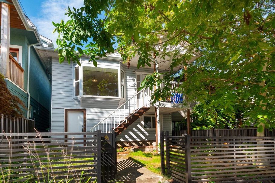 1777 E 4th Avenue Vancouver, BC - 4