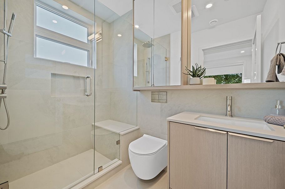 2005 E 13th Avenue Vancouver, BC - 25