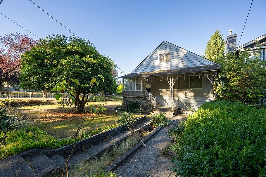 505 N Penticton Street Vancouver, BC - 11