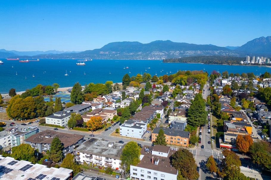 106 1450 Laburnum Street Vancouver, BC - 26