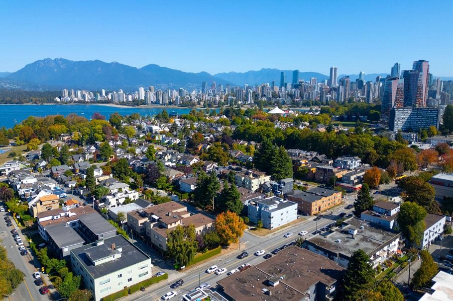 106 1450 Laburnum Street Vancouver, BC - 25