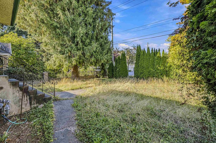 1154 E 53rd Avenue Vancouver, BC - 28