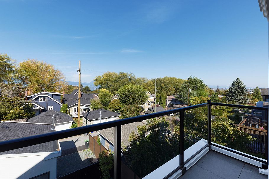 3579 W 19th Avenue Vancouver, BC - 29