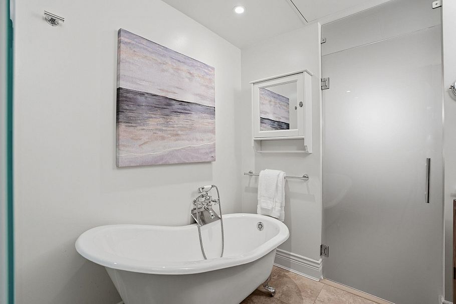 1260 Richards Street Vancouver, BC - 24