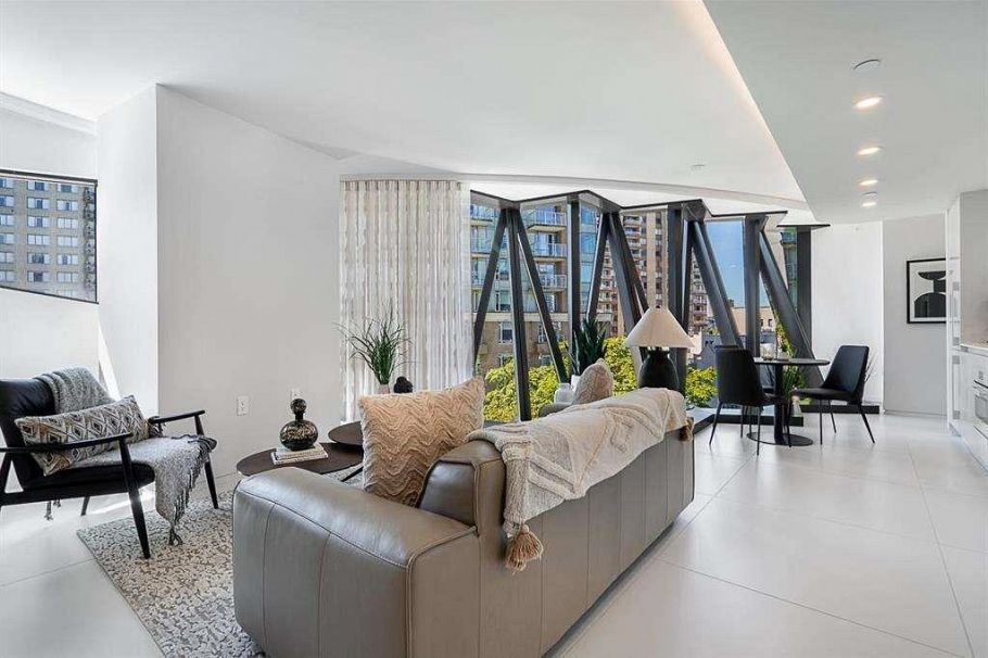 703 1033 Nelson Street Vancouver, BC - 5
