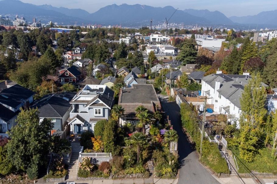 659 E 22nd Avenue Vancouver, BC - 16